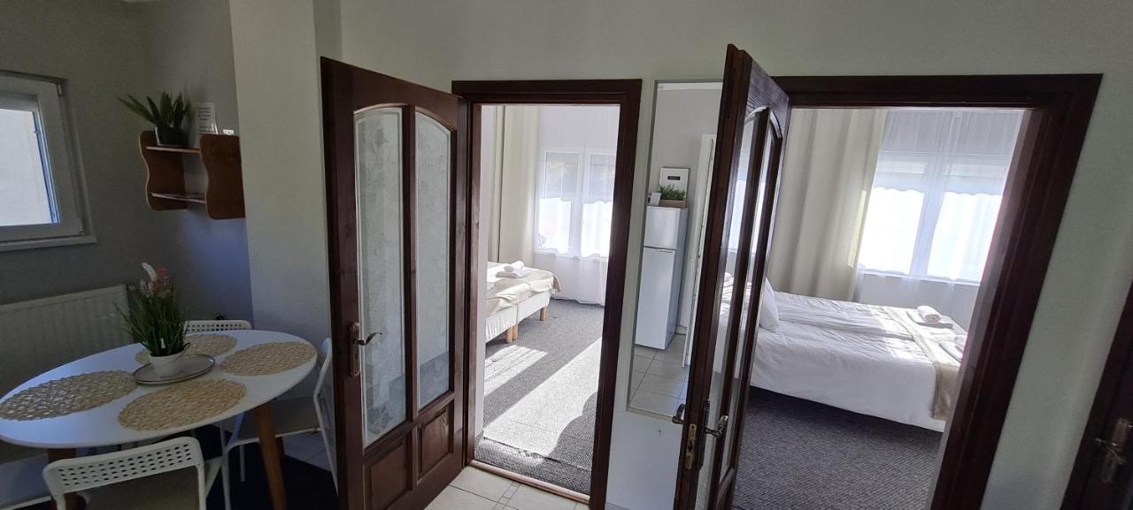 Lugas Apartman Miskolctapolca 2 Haloszoba Dezsa Es Jakuzzi Koezel A Barlangfuerdohoez Esterno foto