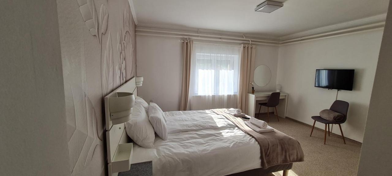 Lugas Apartman Miskolctapolca 2 Haloszoba Dezsa Es Jakuzzi Koezel A Barlangfuerdohoez Esterno foto