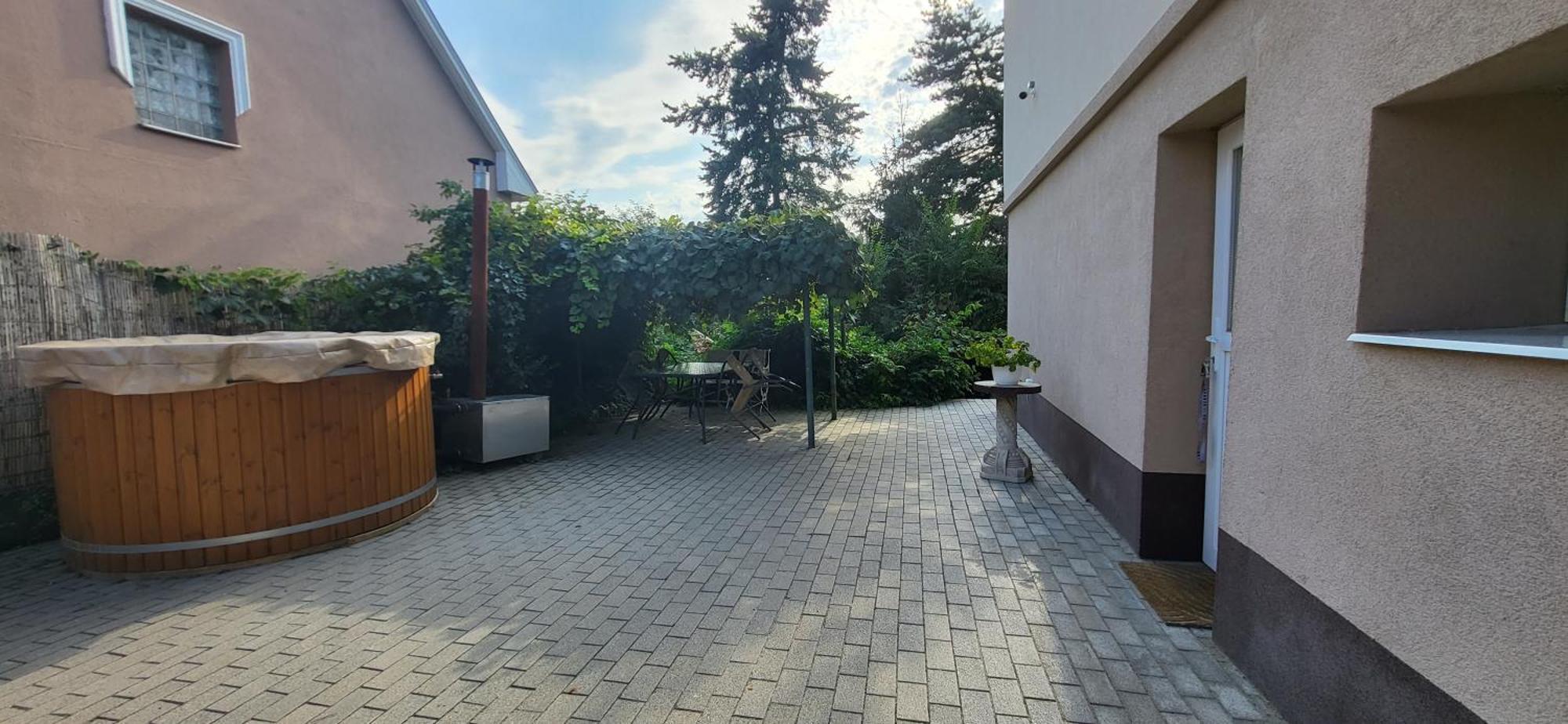 Lugas Apartman Miskolctapolca 2 Haloszoba Dezsa Es Jakuzzi Koezel A Barlangfuerdohoez Esterno foto